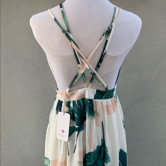 Latiste Palm Maxi Dress - Picture 7 of 8